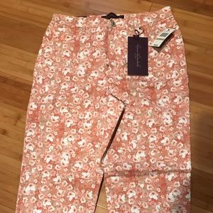 “NEW” Ladies Gloria Vanderbilt jean capris size 12